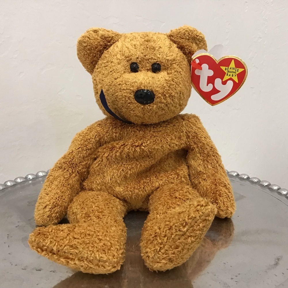 “Fuzz” Bear Beanie Baby — DOB 07/23/1998 • With Display Case!